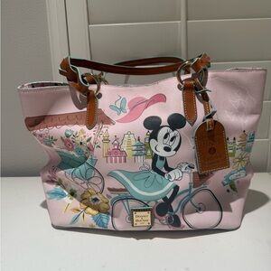 Disney Dooney & Bourke Epcot Flower and Garden 2020, Minnie Mouse Tote.
